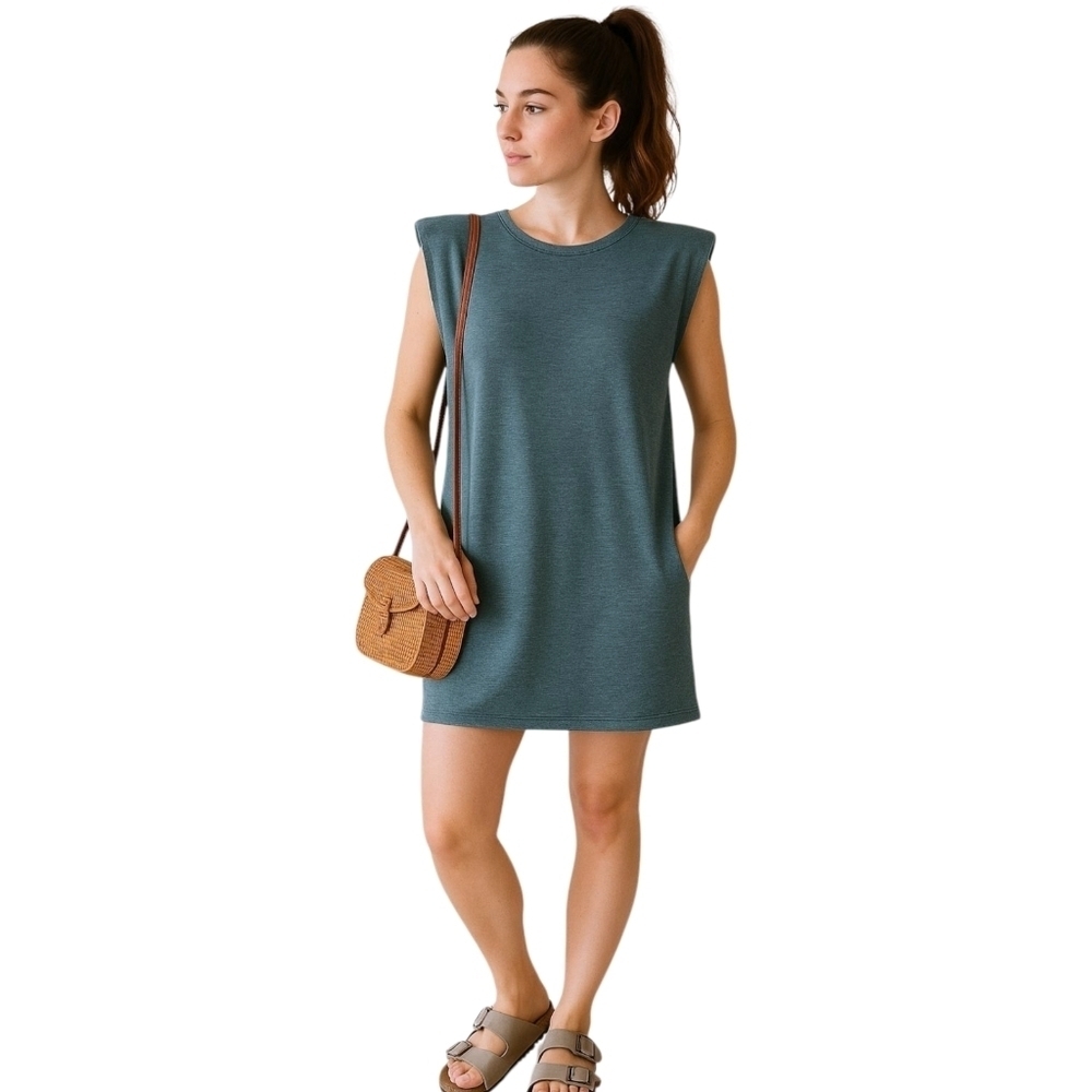 Elevated Basics Shift Dress M Green Shoulder Pads Minimalist Normcore Pockets